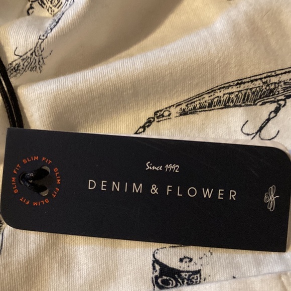 Boys shirt.  Mens size Small. - Picture 3 of 4